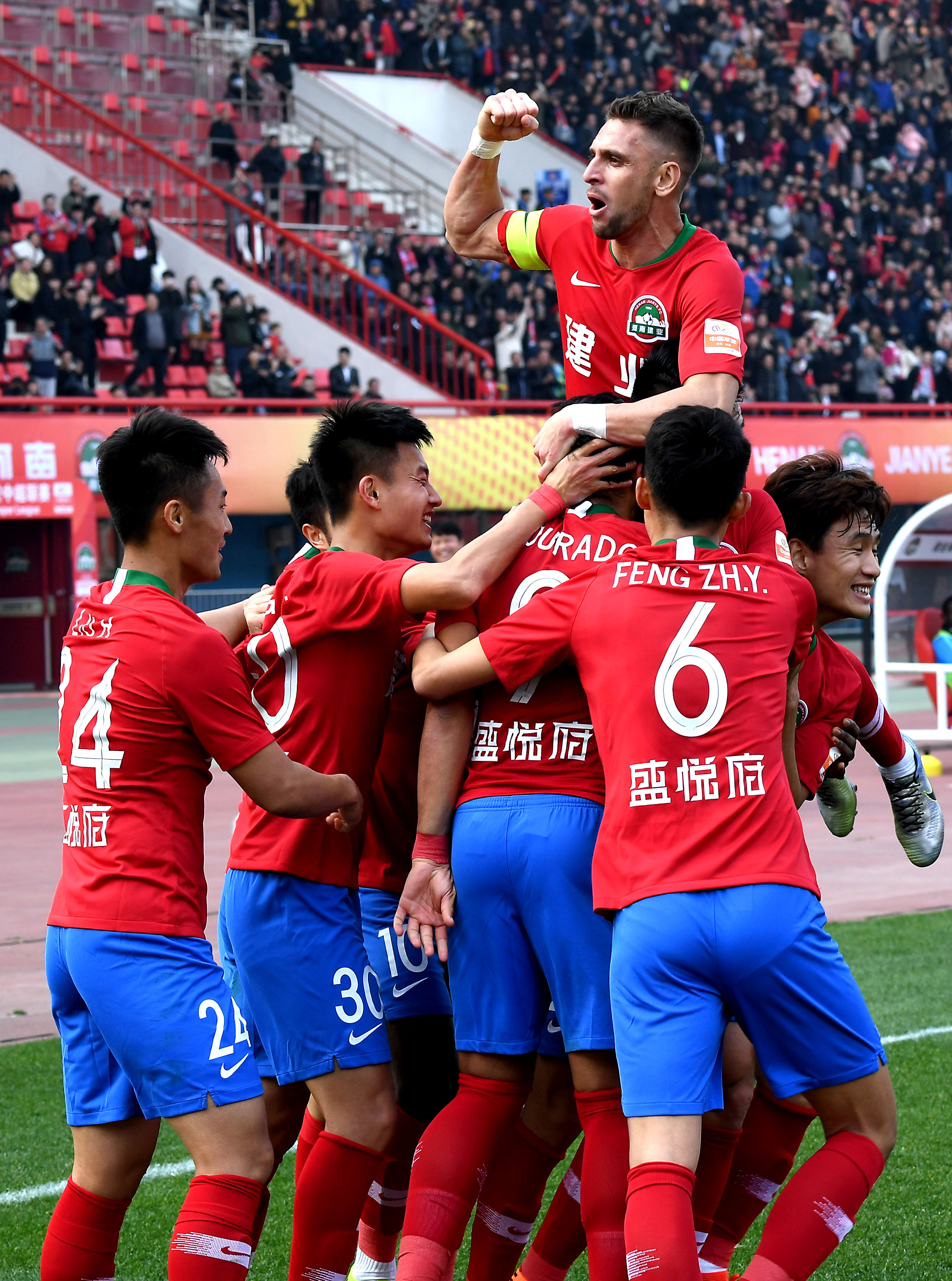 国足选材标准不排斥老队员 风格务实防守第一