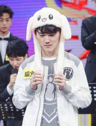 UP赛后群访教练：先进季后赛吧 能不能进世界赛就大家一起努力