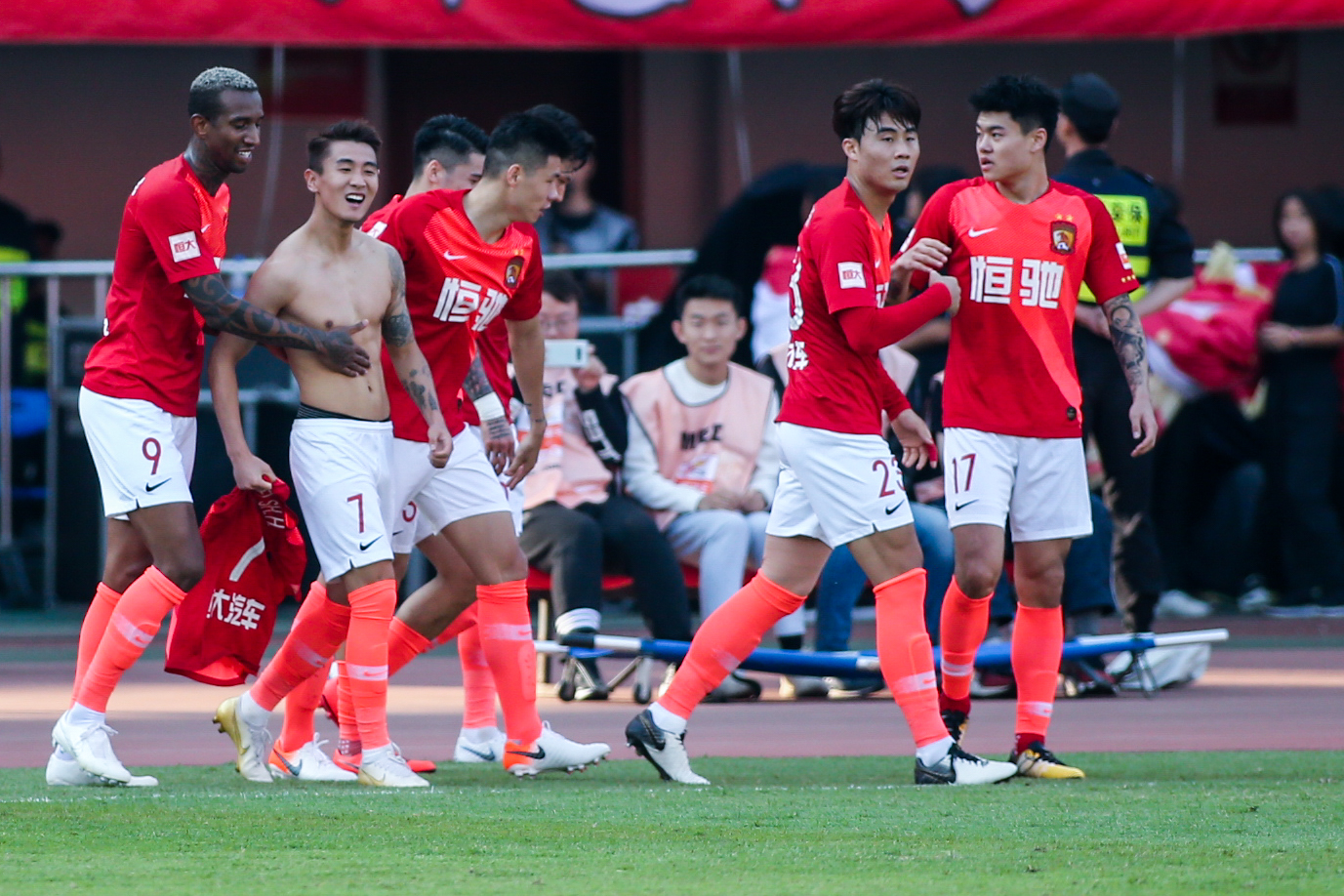 代明显假