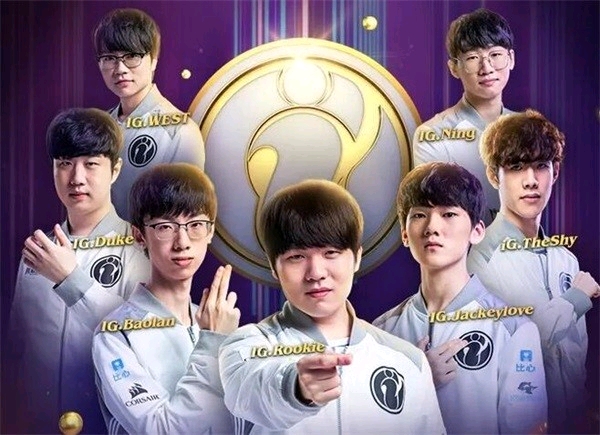 LetMe 说： Invictus Gaming 不能输给 Royal Never Give Up 。如果他们输掉比赛，他们就只能回家自爆！